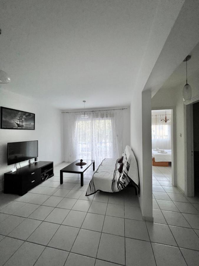 Iris Village Paphos Exterior photo