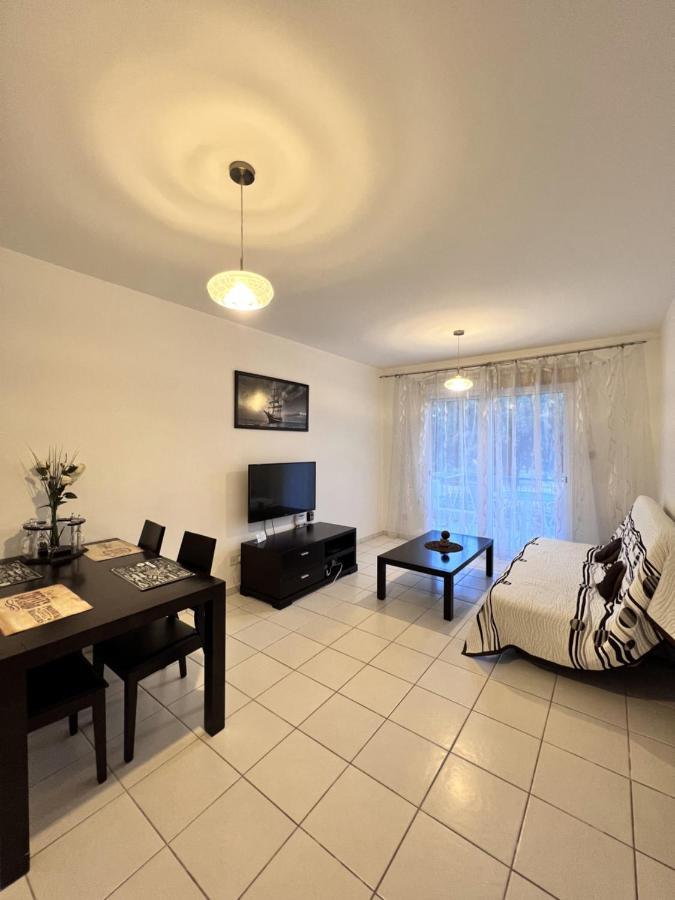 Iris Village Paphos Exterior photo