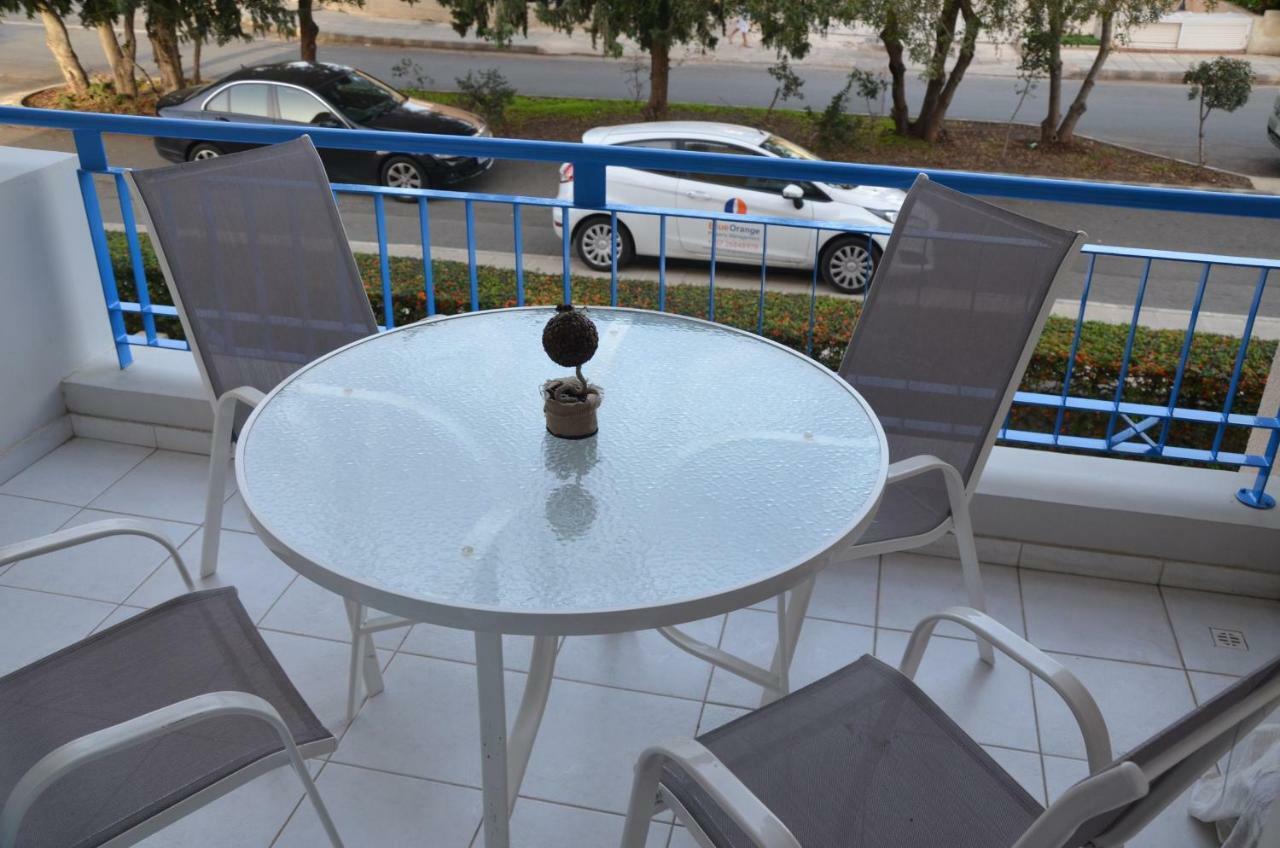 Iris Village Paphos Exterior photo