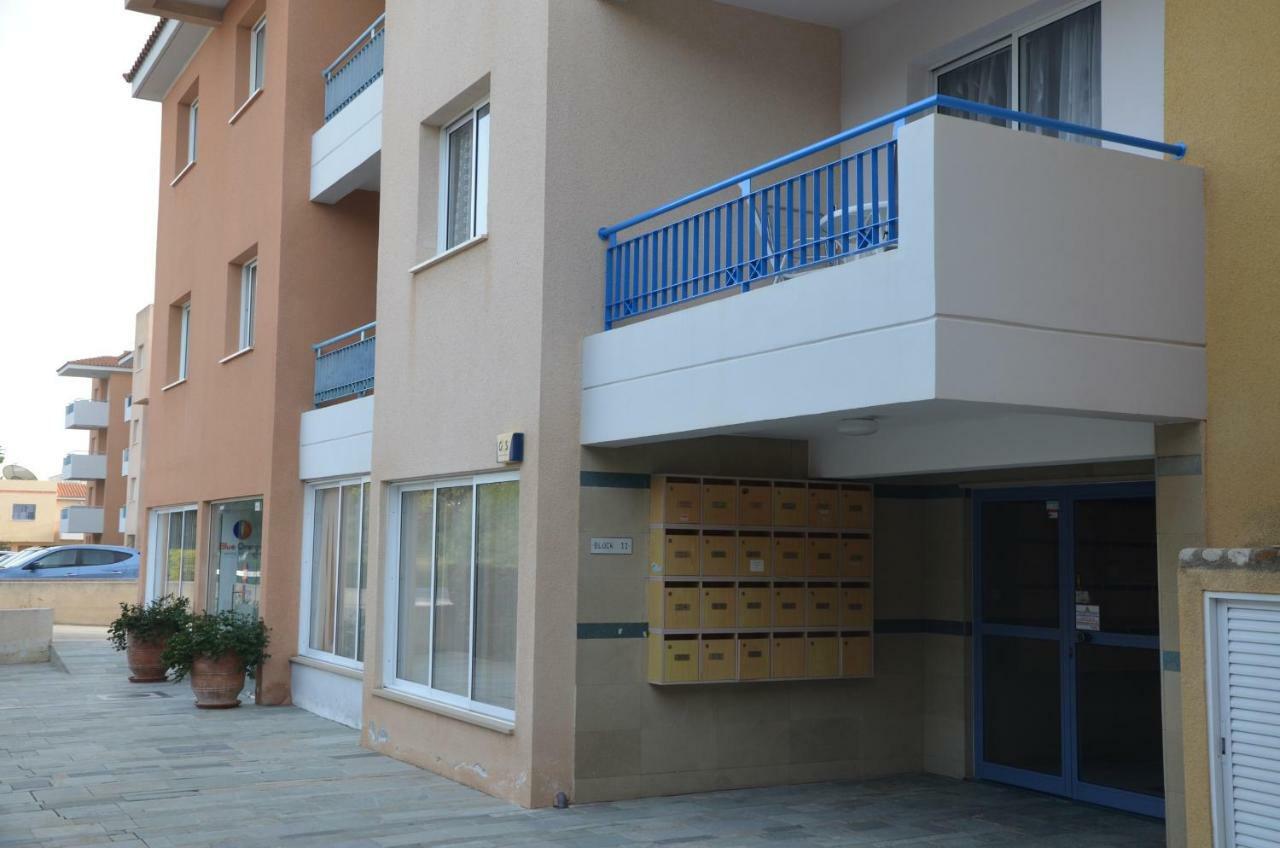 Iris Village Paphos Exterior photo